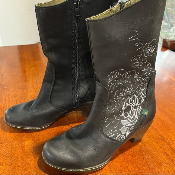 El Naturalista Black Leather Floral Embroidered Heeled Ankle Boots ER‎ 37 US 6 - Picture 4 of 11